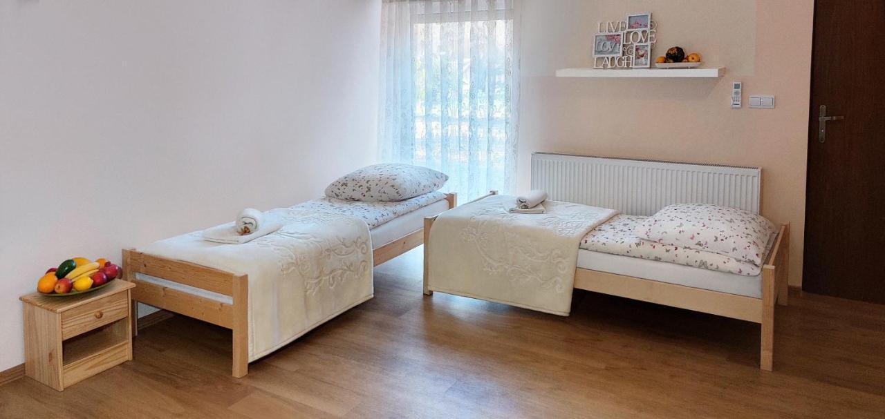 Apartamenty Gorki Male Tuszyn Eksteriør billede
