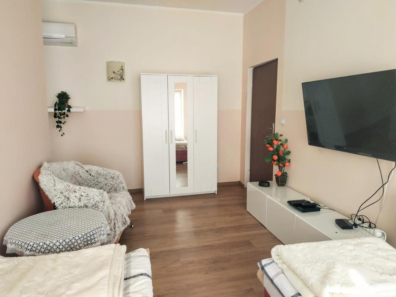 Apartamenty Gorki Male Tuszyn Eksteriør billede