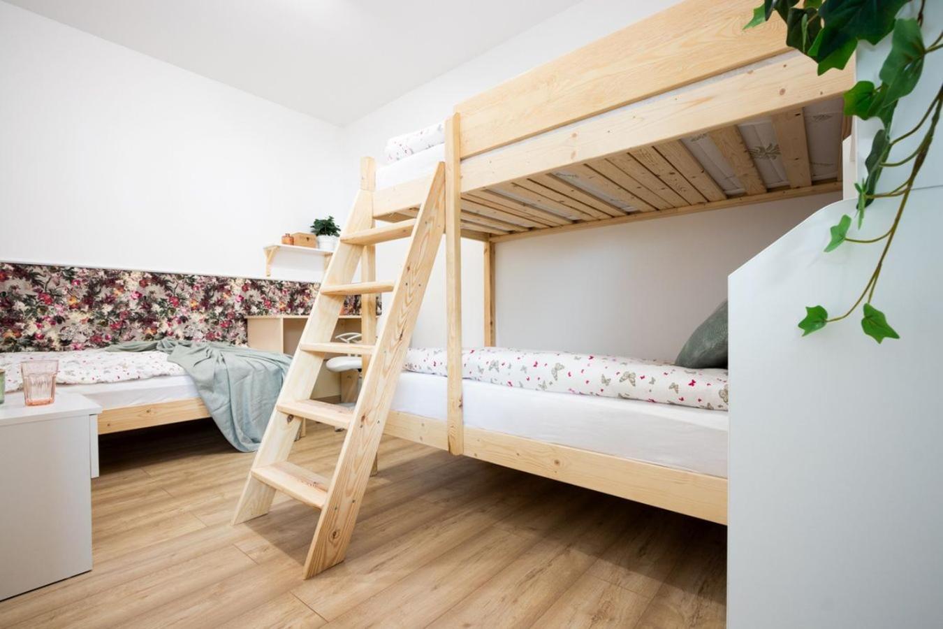 Apartamenty Gorki Male Tuszyn Eksteriør billede