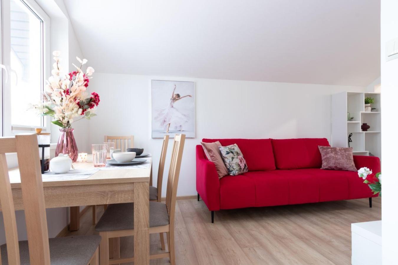 Apartamenty Gorki Male Tuszyn Eksteriør billede