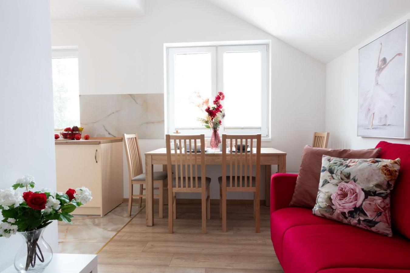 Apartamenty Gorki Male Tuszyn Eksteriør billede