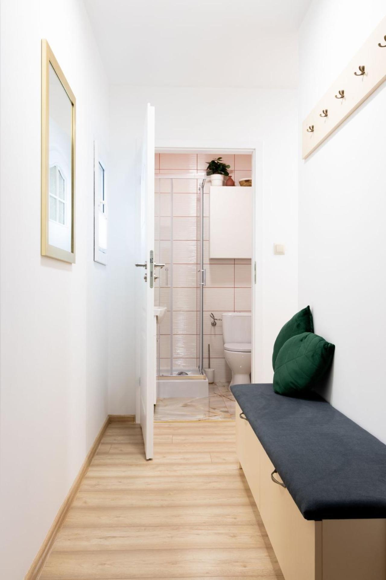 Apartamenty Gorki Male Tuszyn Eksteriør billede