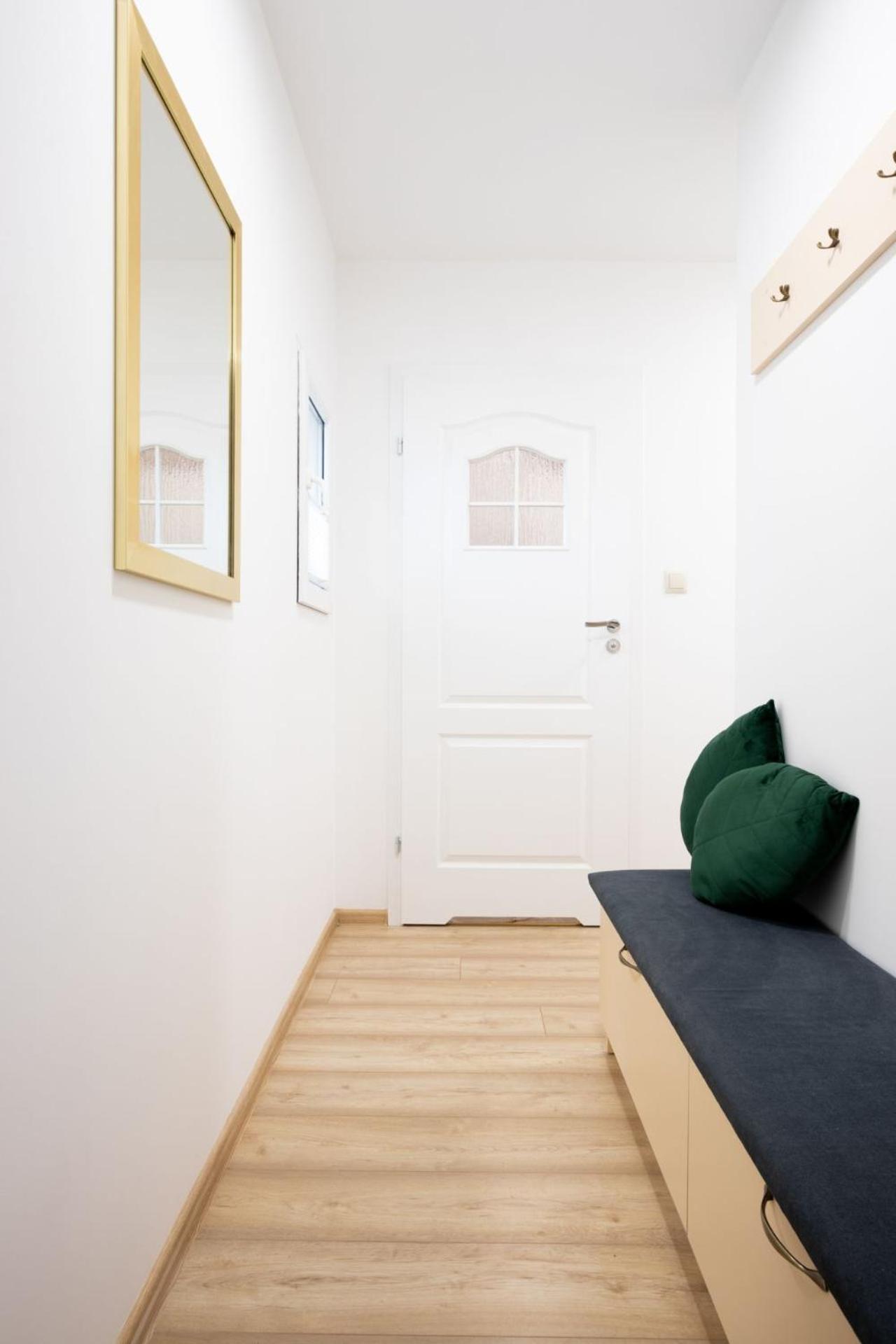 Apartamenty Gorki Male Tuszyn Eksteriør billede