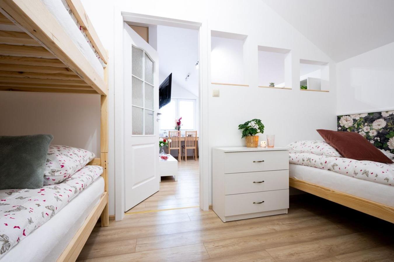 Apartamenty Gorki Male Tuszyn Eksteriør billede